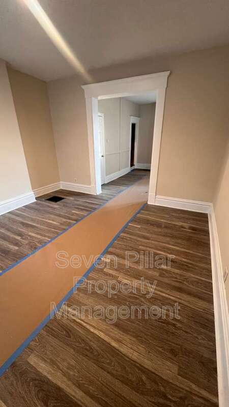 Building Photo - 1345 E Livingston Ave