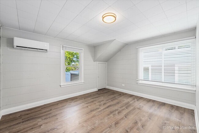 Building Photo - 24060 N Lakeside Dr