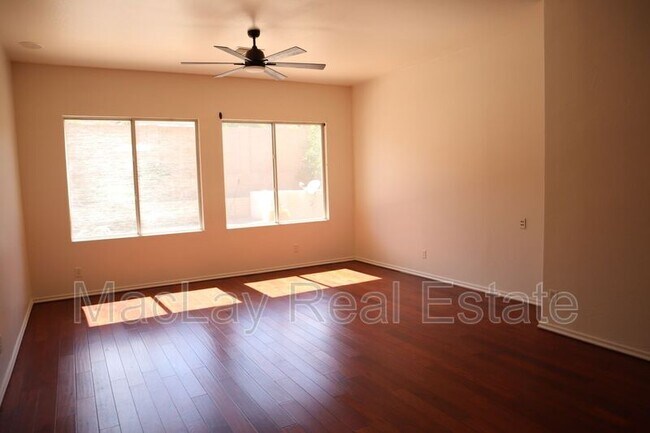 Building Photo - 3820 S Barberry Pl