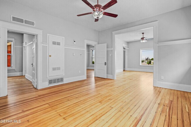 Building Photo - 305 E River Ave