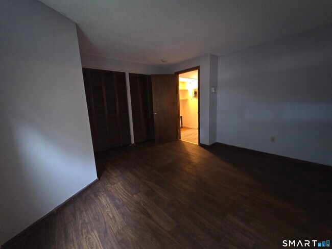 Building Photo - 883 Rubber Ave