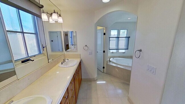 Building Photo - Spacious 2-bedroom/2.5-bathroom Townhouse- In the heart of the Funk Zone