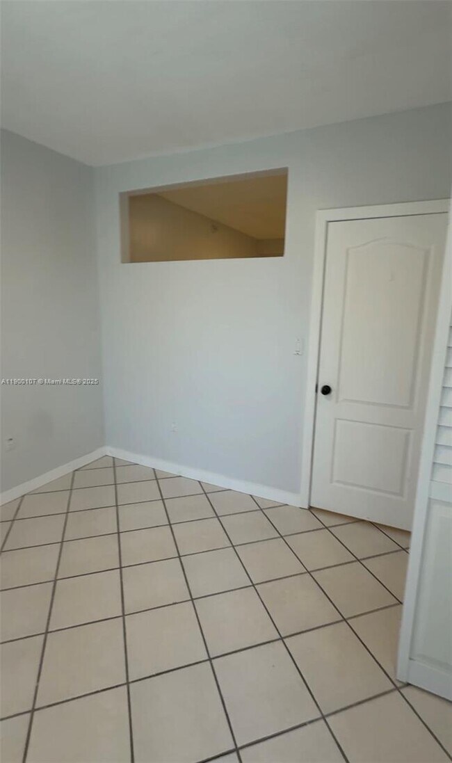 Building Photo - 3051 SW 27th Ave
