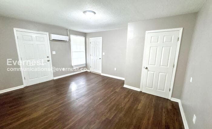 Building Photo - 3214 Clopton St SW
