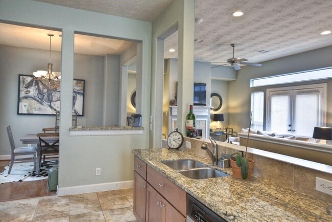 Building Photo - 1315 Birdsall St