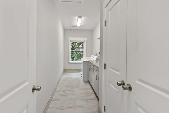 Building Photo - 2901 Random Rd