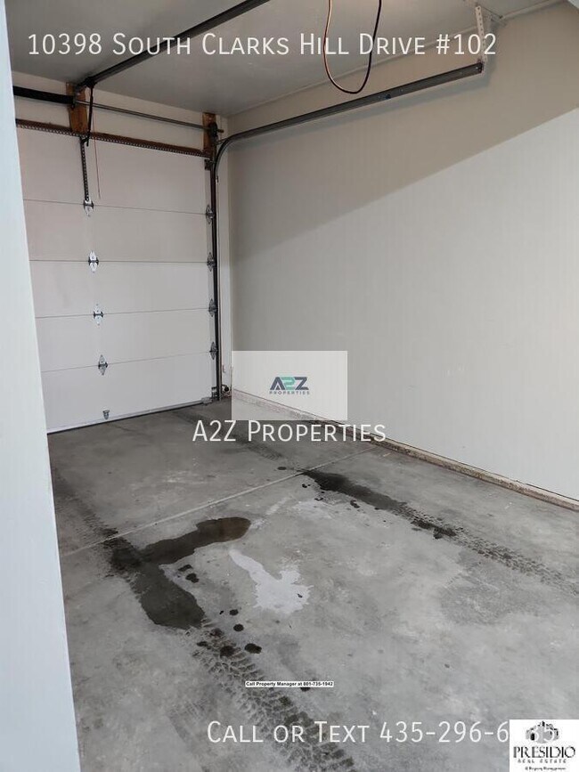 Building Photo - 10398 S Clarks Hill Dr