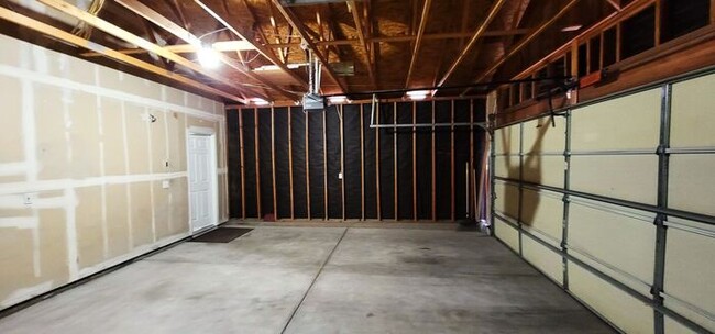 Building Photo - Single-Story 3 Bed, 2 Bath Home in Gated Double Diamond Community – Pool, Gym & 2-Car Garage