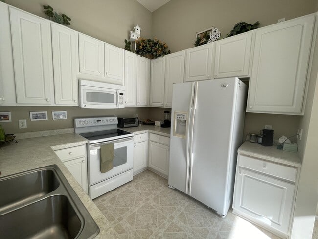 Building Photo - 7629 Century Blvd