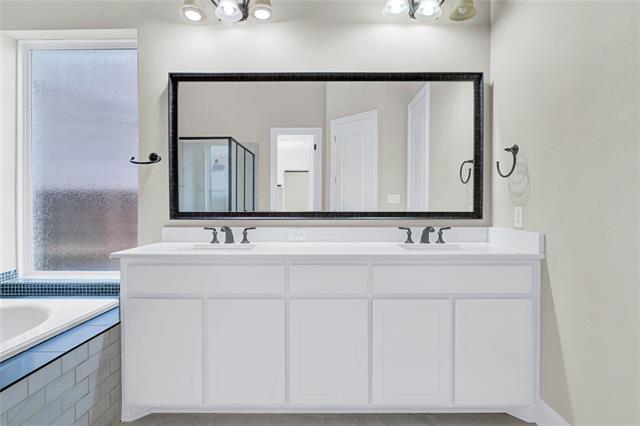 Building Photo - 2517 Las Palmas Ln