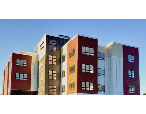 Building Photo - 1055 Main St