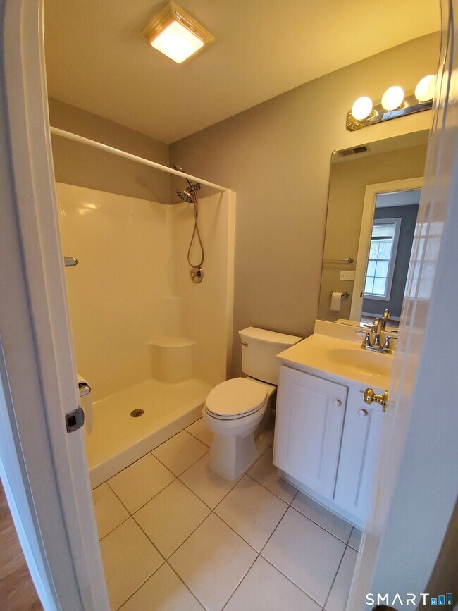 Building Photo - 157 Leeder Hill Dr