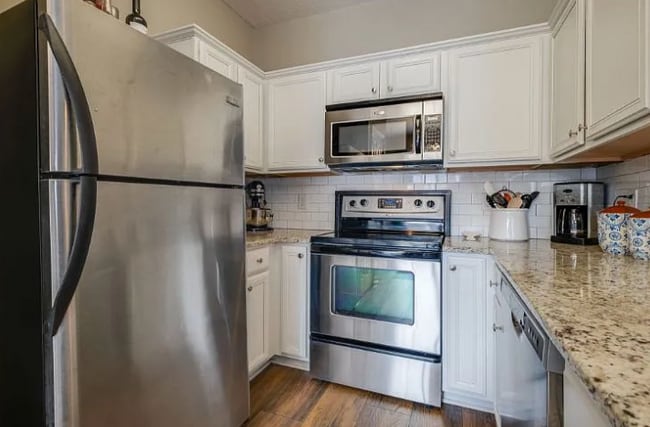 Building Photo - 8430 Charbay Cir