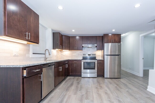 Building Photo - 921 Crain St