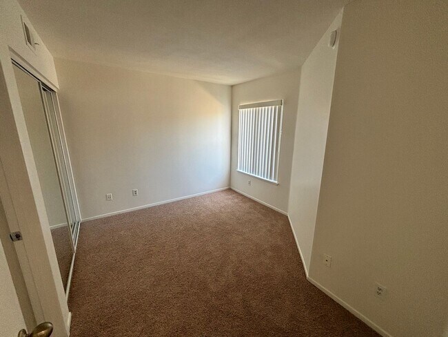 Building Photo - Spacious 2-Bedroom Condo with Loft & Resor...