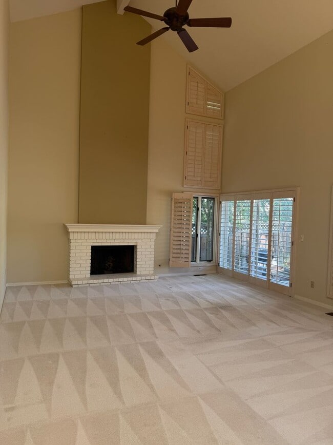 Building Photo - 742 Liquidamber Pl
