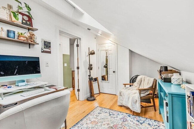 Building Photo - 1-3 Howard Place Unit 3