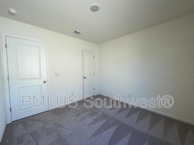 Building Photo - 2406 Village Dr
