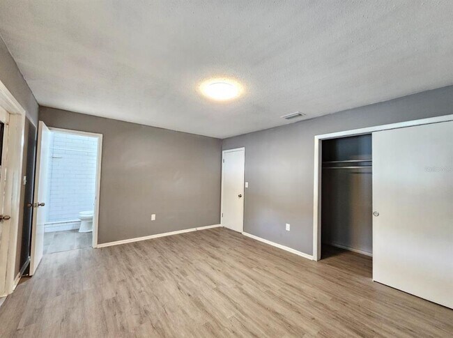Building Photo - 855 Candyce Ave