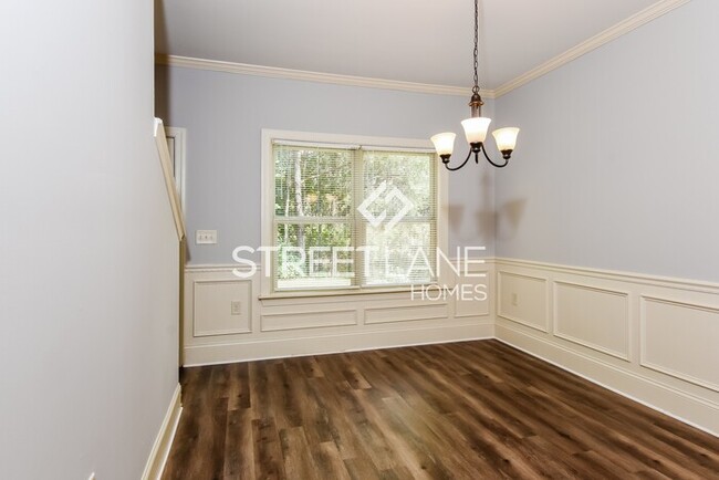 Building Photo - REDUCED! - NOW OFFERING FIRST FULL MONTH F...