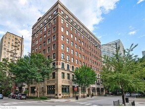 Building Photo - 1255 N State Pkwy