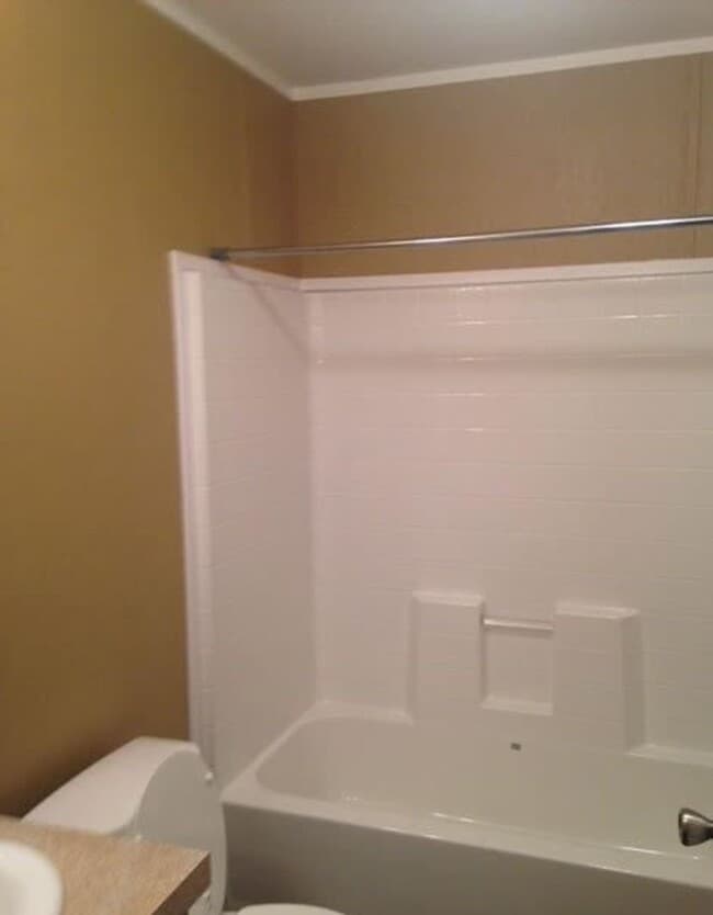 Building Photo - 3 Bed, 2 Bath Home on 1.5 wooded acres in the Dutch Hill Area