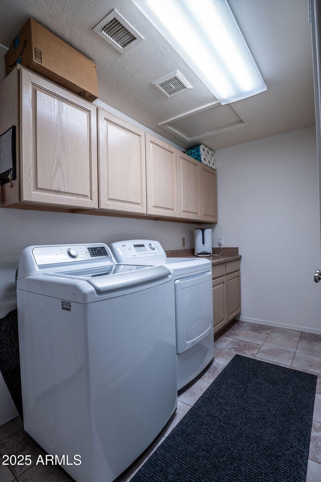 Building Photo - 4649 E Acoma Dr