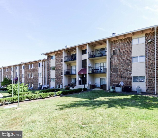 Building Photo - 7523 Riverdale Rd