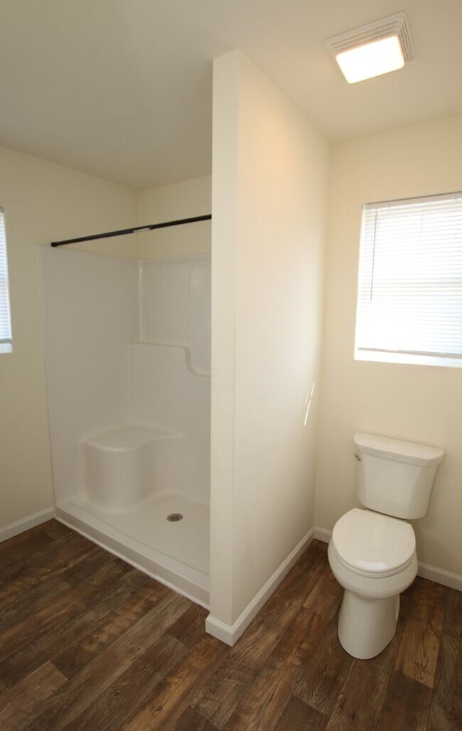 Building Photo - Modern Home for Immediate Occupancy – Avai...