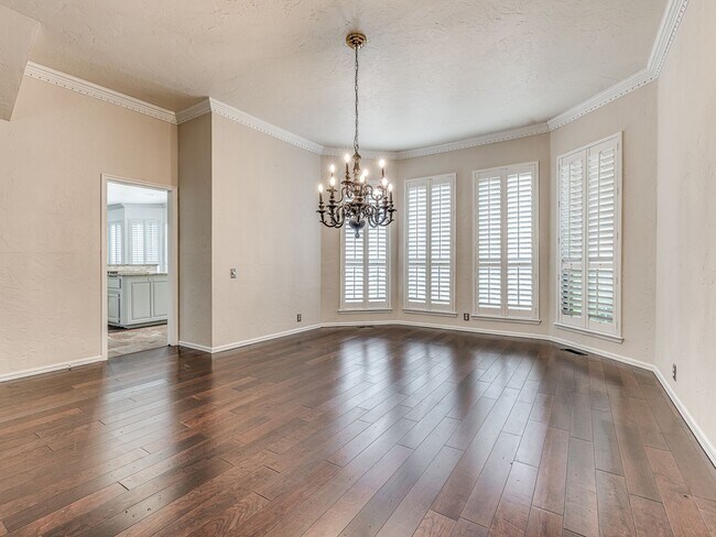 Building Photo - Spacious Home + East Edmond + 4 bedrooms + Fox Lake