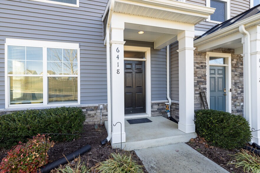 Building Photo - 6418 Cassia Loop