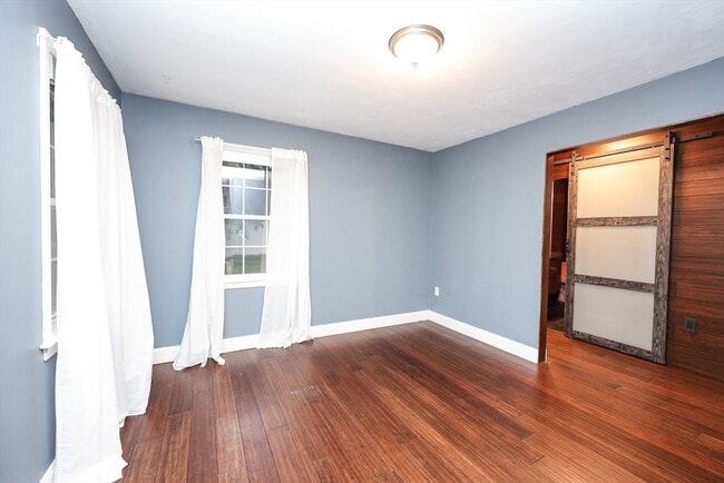 Building Photo - 55 Glenrose Ave