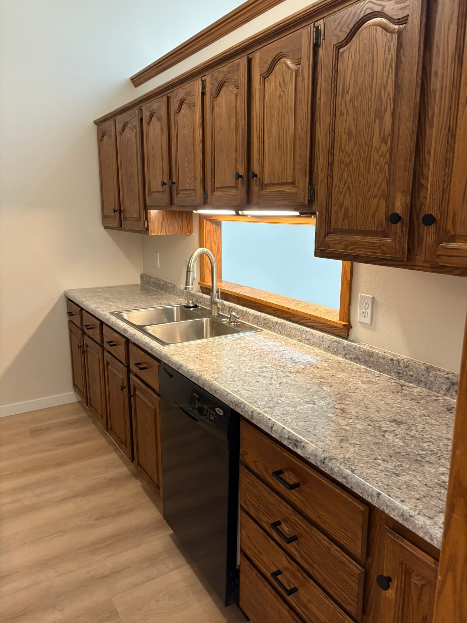 Building Photo - 830 Dover St