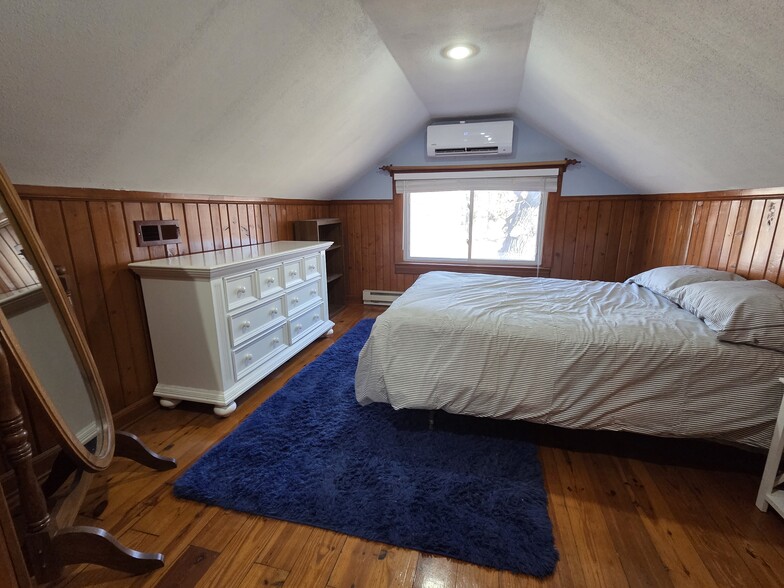 Upstairs bedroom - 316 S 82nd St