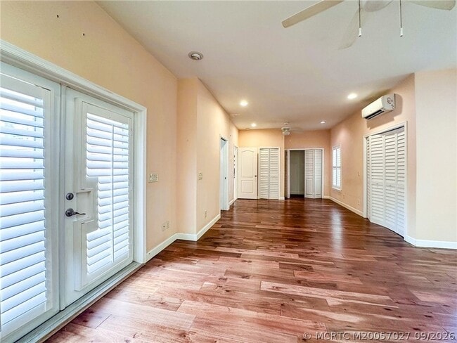 Building Photo - 521 SW Marion Ct