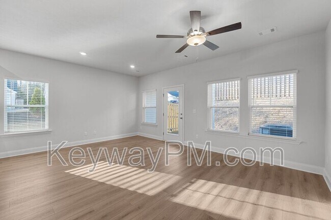 Building Photo - 1301 Newbern Dr