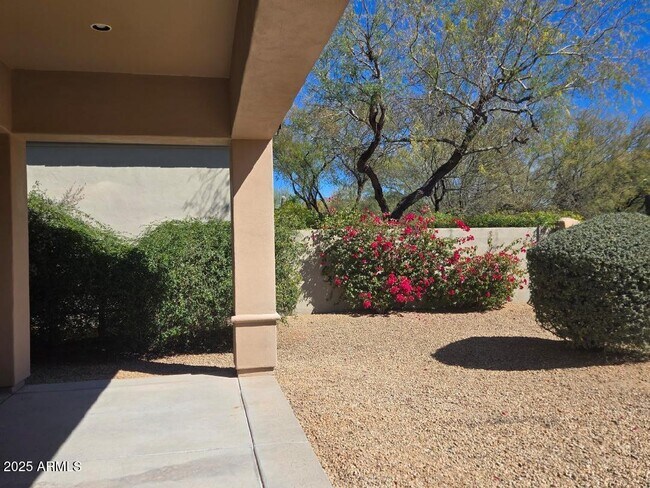Building Photo - 8443 E Windrunner Dr