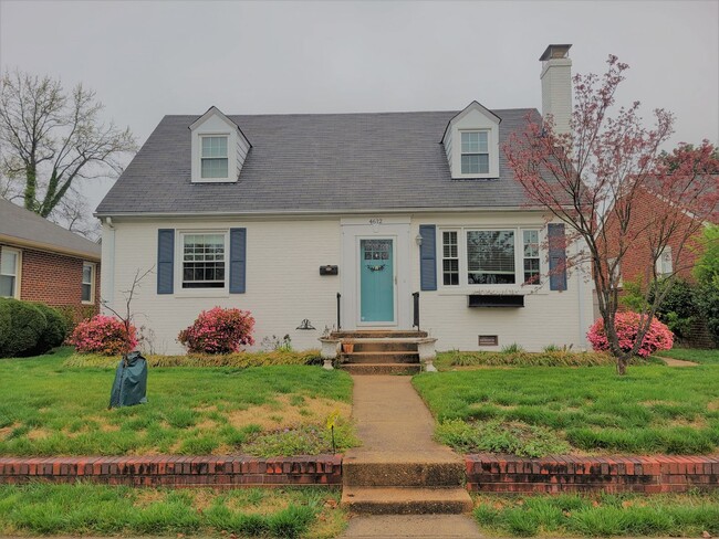 Primary Photo - Remodeled 4 bedroom 2 full brick bath cape...