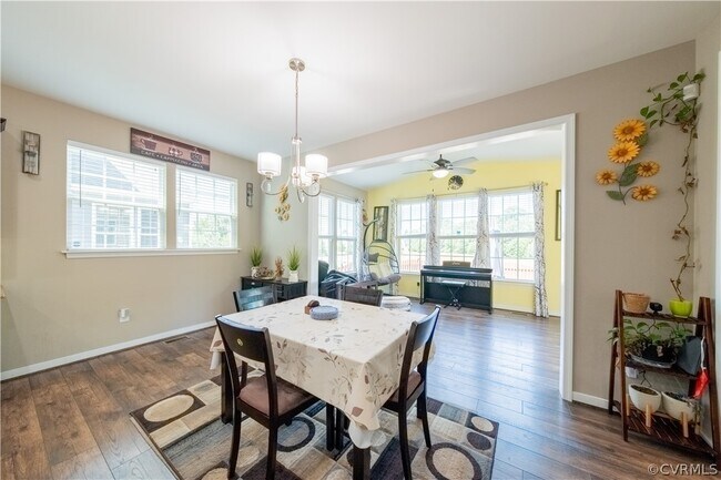 Building Photo - 9535 Thornecrest Dr