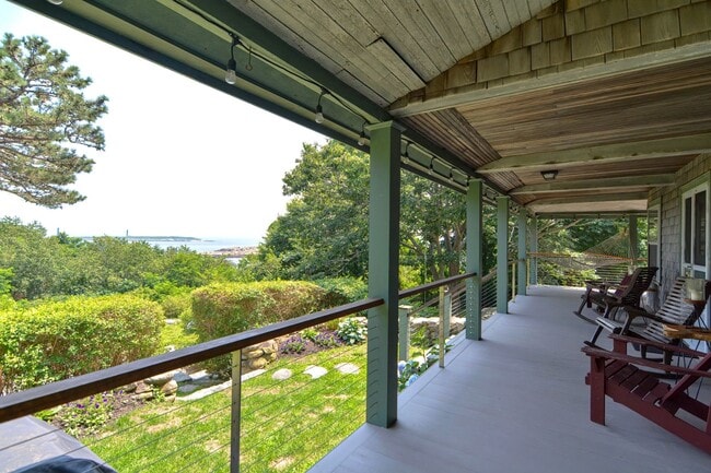 Building Photo - Stunning Victorian Winter Rental with Ocean Views!
