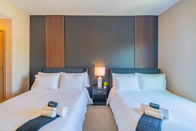 Building Photo - 295 E Roosevelt St