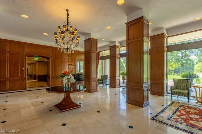 Building Photo - 1 Lakeshore Blvd