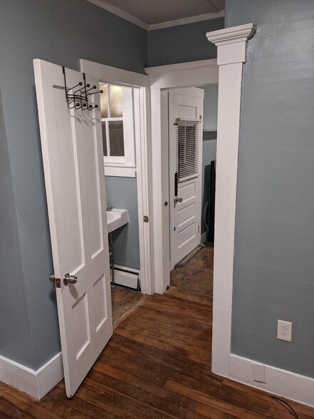 From living room to bathroom and kitchen - 21 Charles St