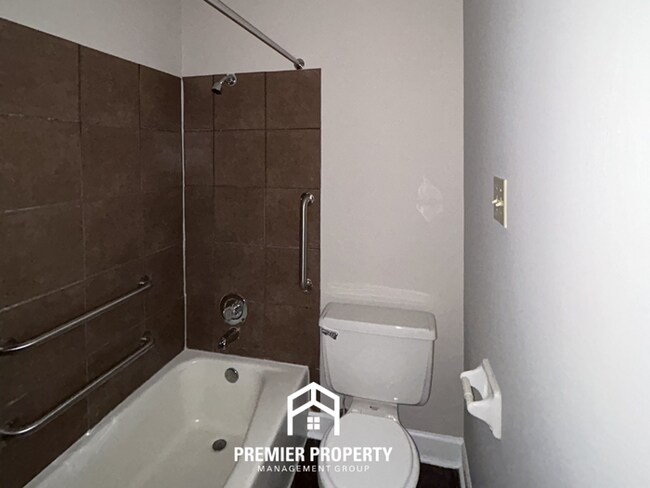 Building Photo - Stunning 3BR/2BA Near Southwind | 2,079 Sq Ft, Built-Ins, Fireplace & Covered Patio