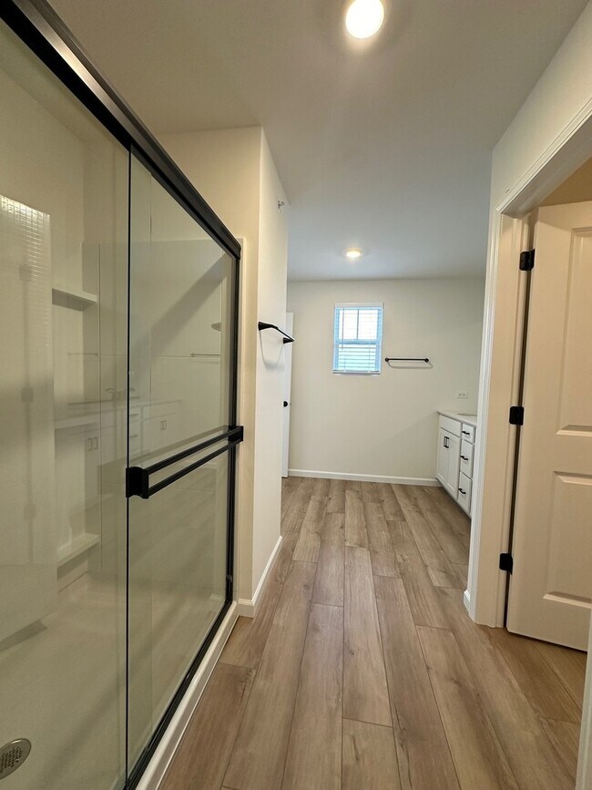 Building Photo - 5955 Hawkweed Dr