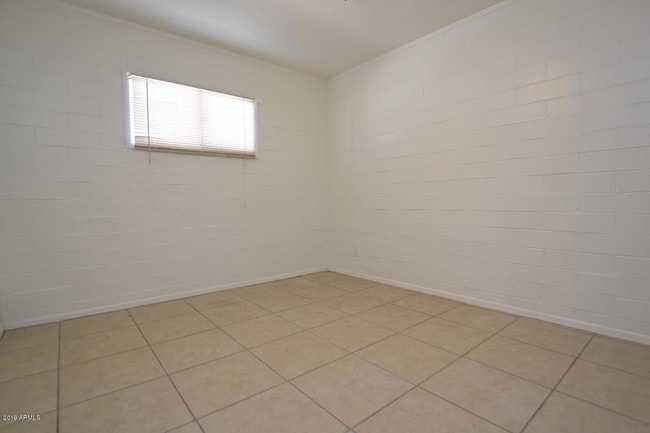 Building Photo - 100 W Ray Rd
