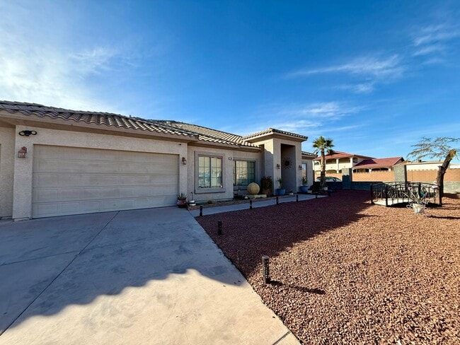 Building Photo - 5/BD 2.5/BA Spacious Home with Casita, RV ...
