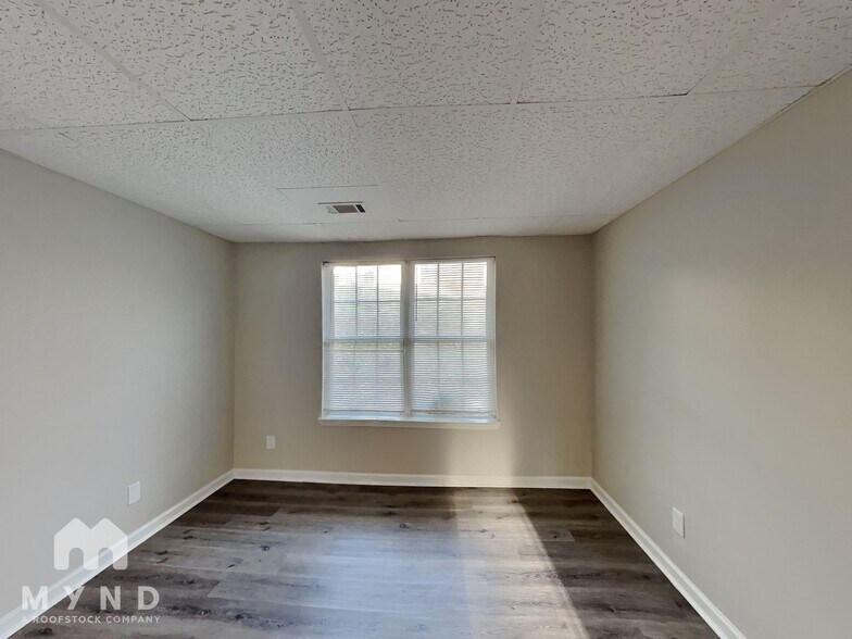 Building Photo - 1016 Bridle Creek Dr