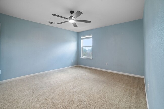 Building Photo - Gorgeous 4 Bed/ 3Bath house for rent! Avai...