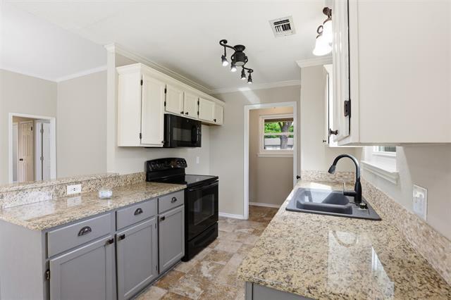 Building Photo - 108 George St